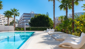 Resa Estates apartment for sale in Ibiza marina botafoch modern pool 3.jpg